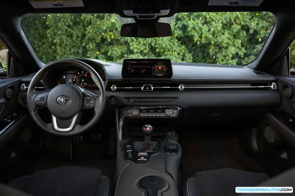 Toyota GR Supra 2026: Un Análisis Exclusivo de su Innovador Interior