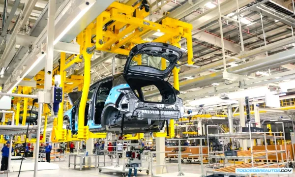 Toyota bZ7: La berlina eléctrica de lujo con Huawei y Xiaomi ¿Amenaza para Tesla y VW en China?