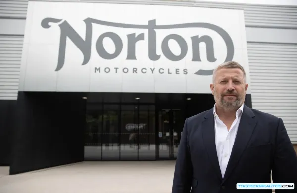 Norton Manx R: El Resurgir de una Leyenda Británica bajo la Visión de TVS