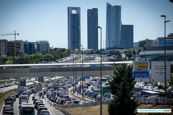 Moratoria coches sin etiqueta Madrid 2026: qué significa para propietarios y mercado