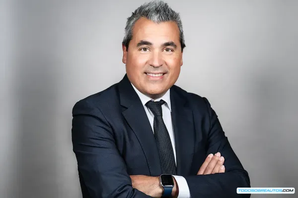 ¿Hacia Dónde Dirige Recasens la Estrategia de Productos de Renault Group?