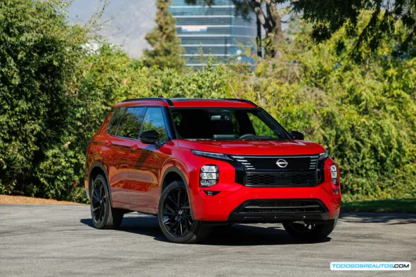 Nissan Rogue PHEV: Análisis del SUV Híbrido de 7 Plazas y su Herencia Mitsubishi