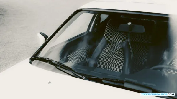 Tejidos Porsche Classic para 911: Historia, Tipos y Cómo Identificarlos en Restauraciones