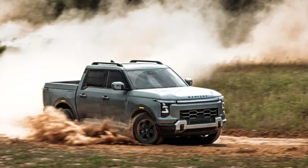 Santana Motors renace en Linares: análisis de sus nuevas pick-ups híbridas y planes de expansión