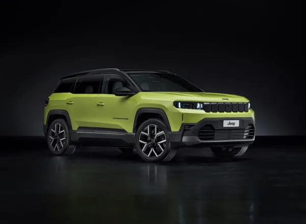 Jeep Compass 2025: Análisis del SUV eléctrico que mantiene su ADN 'off-road'